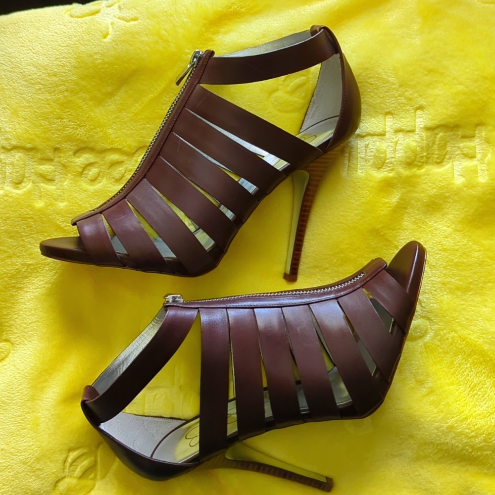 Jessica Simpson size 9 zip heels